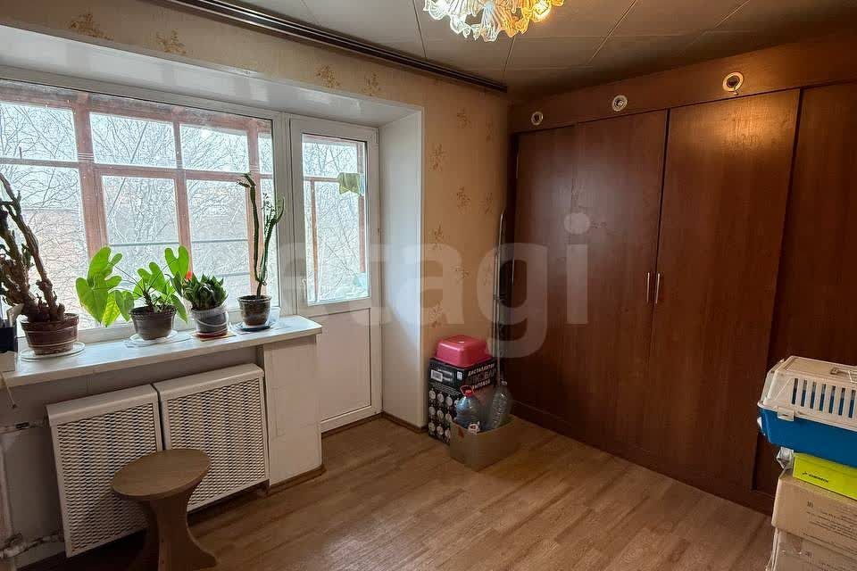 Продаётся 3-комнатная квартира, 52.8 м²