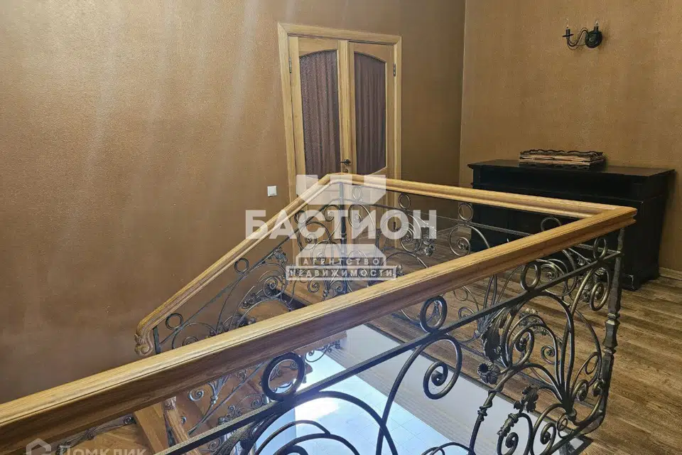 Продаётся 2-этажный дом, 319 м²