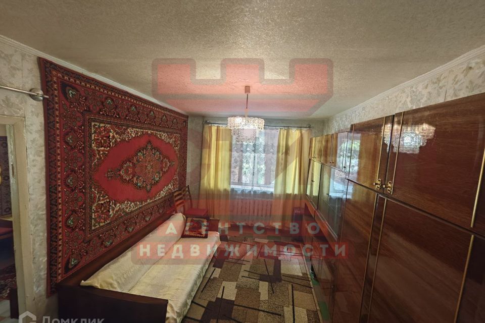 Продаётся 3-комнатная квартира, 48.4 м²