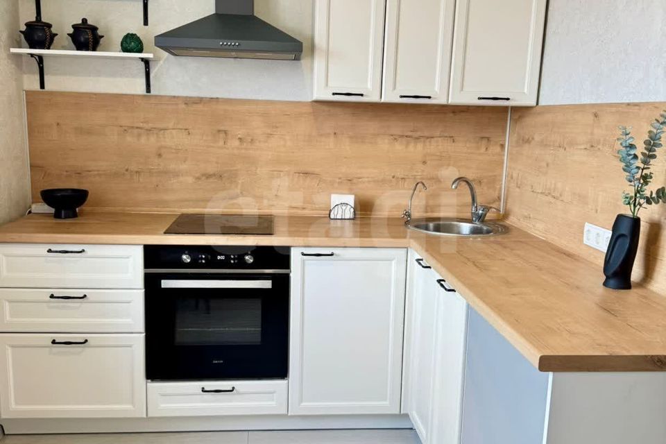 Продаётся 1-комнатная квартира, 53 м²