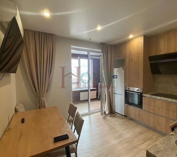 Сдаётся 2-комнатная квартира, 65 м²