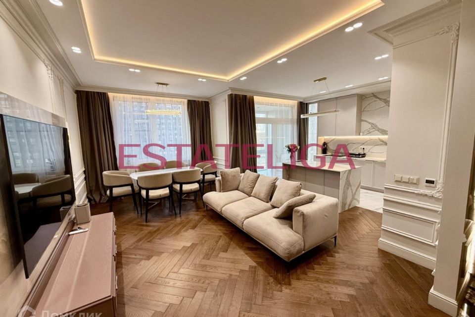 Продаётся 4-комнатная квартира, 136 м²