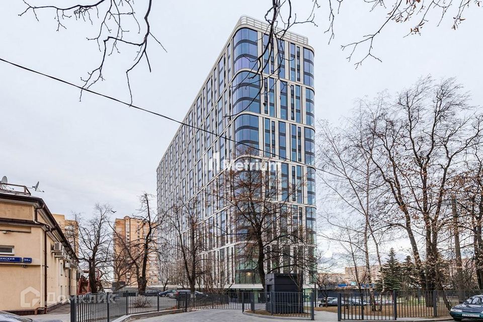 Продаётся 4-комнатная квартира, 135 м²