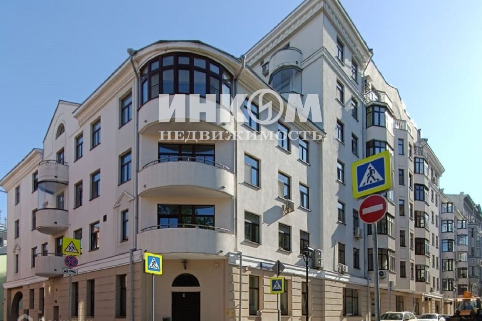 Продаётся 4-комнатная квартира, 168.5 м²