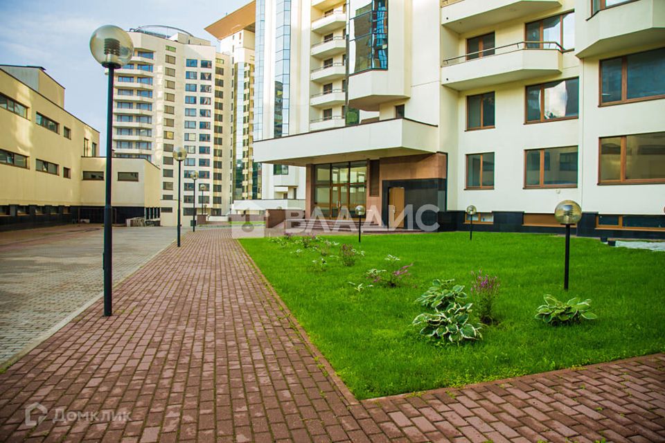 Продаётся 2-комнатная квартира, 121 м²