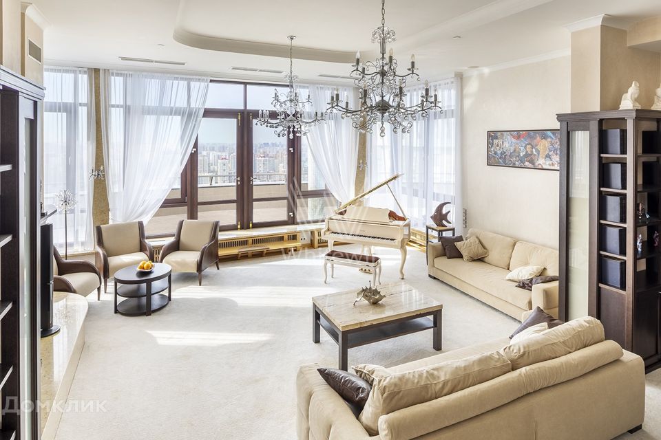 Сдаётся 6-комнатная квартира, 500 м²