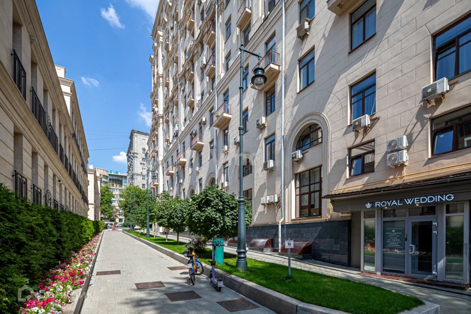 Продаётся 2-комнатная квартира, 65.6 м²