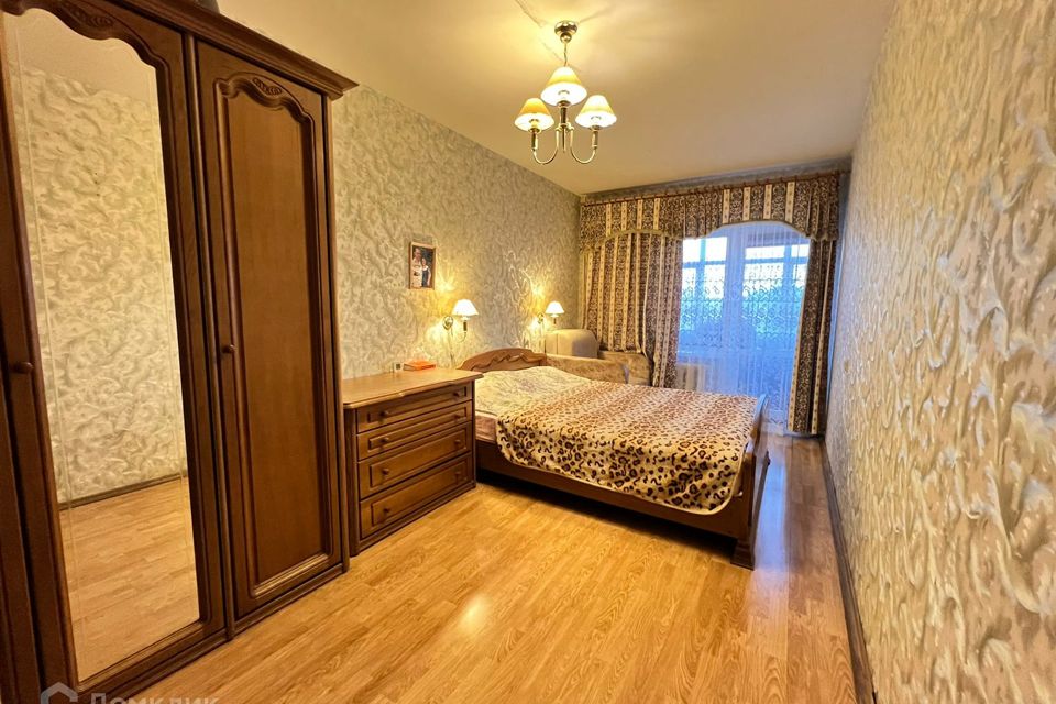 Сдаётся 4-комнатная квартира, 170 м²