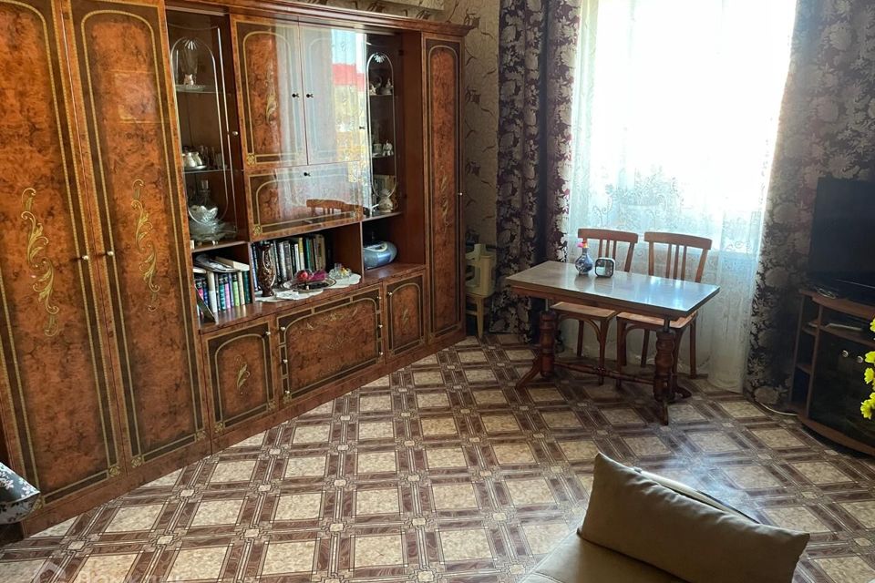 Сдаётся 2-комнатная квартира, 56 м²