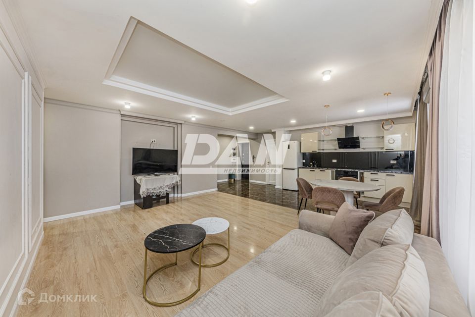 Продаётся 3-комнатная квартира, 97.6 м²