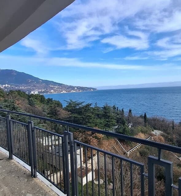 Продаётся 3-комнатная квартира, 126 м²