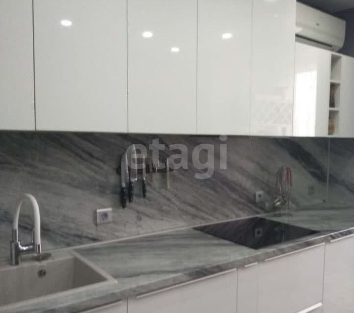 Продаётся 2-комнатная квартира, 59.8 м²