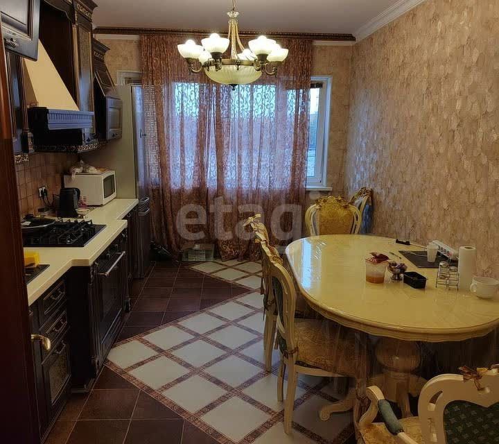 Продаётся 3-комнатная квартира, 100.9 м²