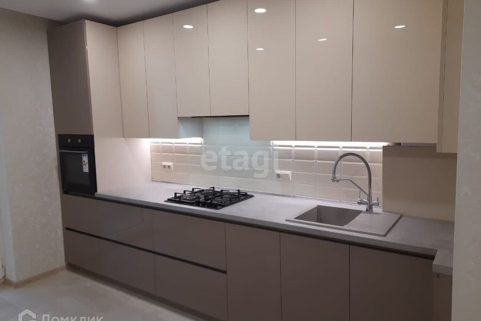 Продаётся 1-комнатная квартира, 47.7 м²