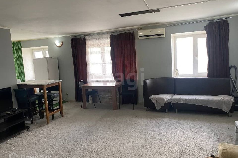 Сдаётся 2-комнатная квартира, 58.3 м²