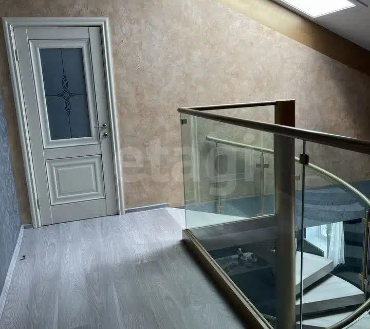 Продаётся 3-комнатная квартира, 167 м²