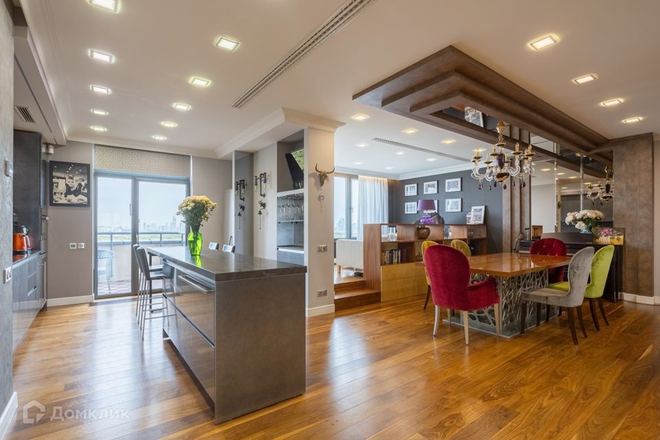 Продаётся 4-комнатная квартира, 171 м²