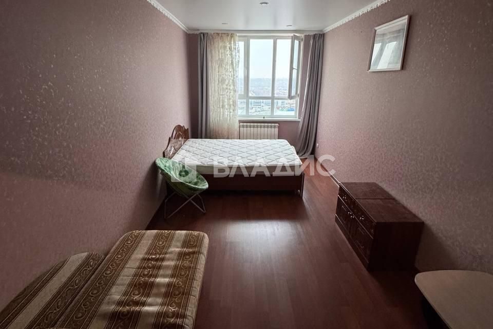 Продаётся 1-комнатная квартира, 42.3 м²
