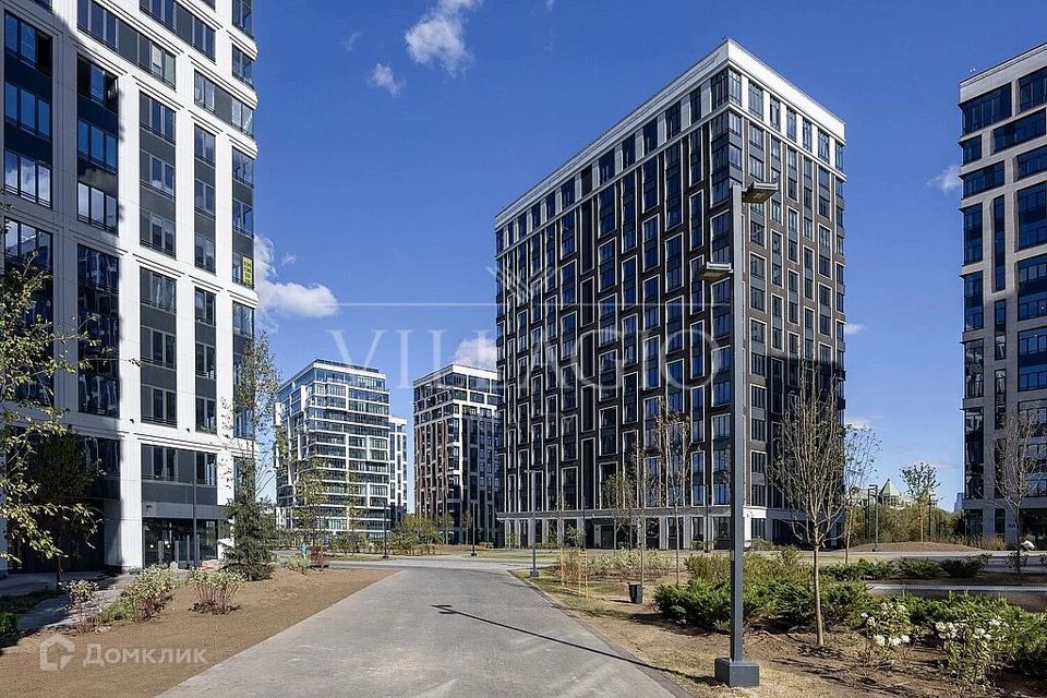 Продаётся 5-комнатная квартира, 205 м²