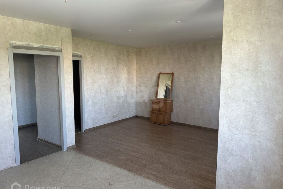 Продаётся 1-комнатная квартира, 43 м²