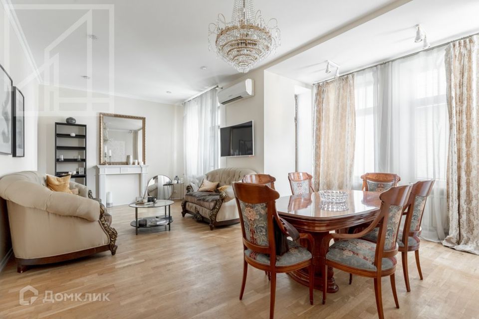 Сдаётся 4-комнатная квартира, 126 м²