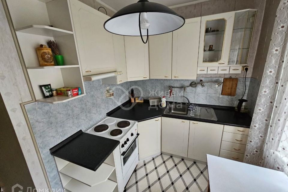 Продаётся 4-комнатная квартира, 81.5 м²