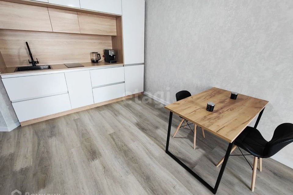 Продаётся 1-комнатная квартира, 39.2 м²