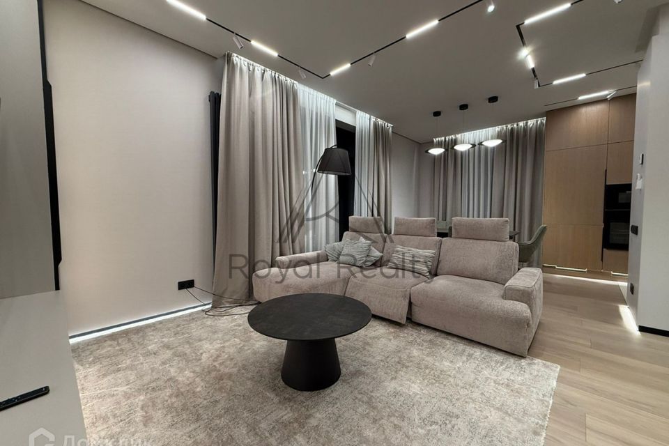 Сдаётся 3-комнатная квартира, 130 м²