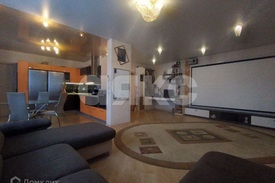 Продаётся 3-комнатная квартира, 115 м²