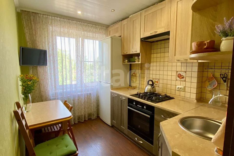 Продаётся 3-комнатная квартира, 58.9 м²