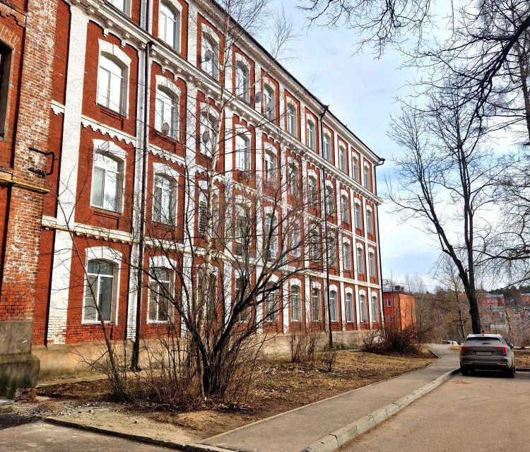 Продаётся 2-комнатная квартира, 101.4 м²