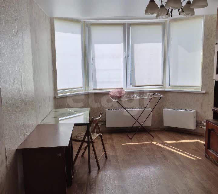 Сдаётся 1-комнатная квартира, 42 м²