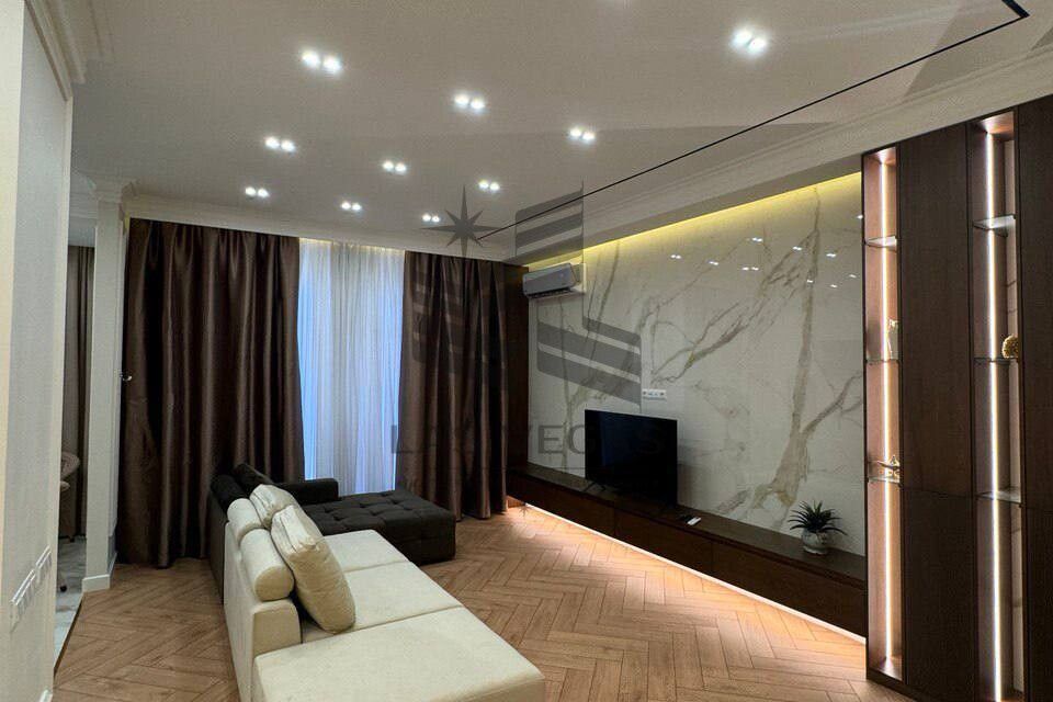 Сдаётся 2-комнатная квартира, 76 м²