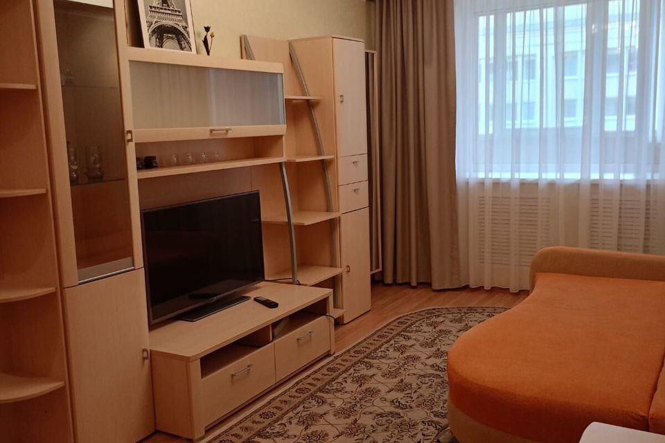 Продаётся 1-комнатная квартира, 42 м²