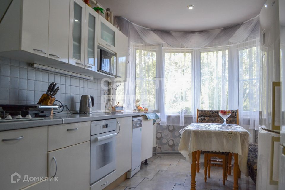 Продаётся 3-комнатная квартира, 104.9 м²