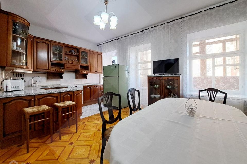 Сдаётся 5-комнатная квартира, 140 м²