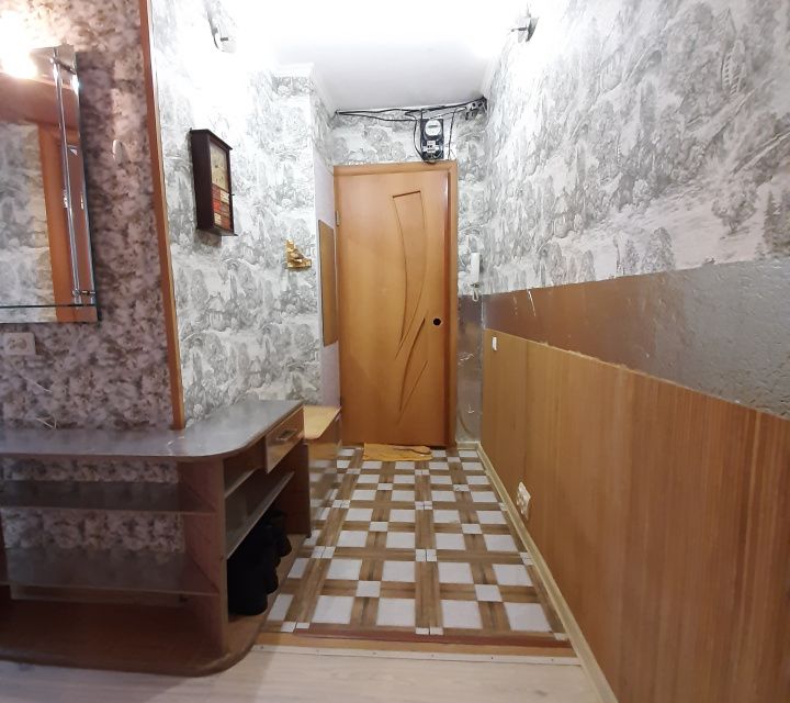Е1 недвижимость в екатеринбурге. Екатеринбург двухкомнатная квартира на уралмаше вторичка. Екатеринбург двухкомнатная квартира на уралмаше вторичка. Ильича 33 екатеринбург. Двухкомнатная квартира под ремонт.