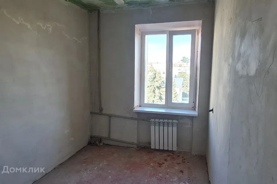 Продаётся 4-комнатная квартира, 64 м²
