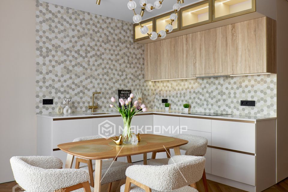 Продаётся 4-комнатная квартира, 83.2 м²