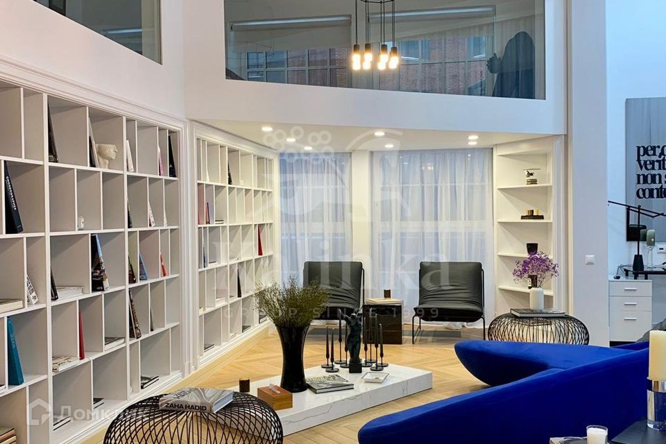 Продаётся 6-комнатная квартира, 290 м²