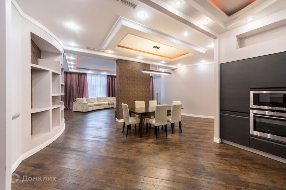 Сдаётся 4-комнатная квартира, 207.1 м²