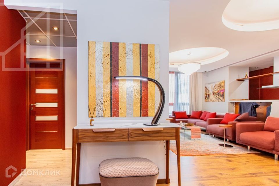 Сдаётся 4-комнатная квартира, 120 м²
