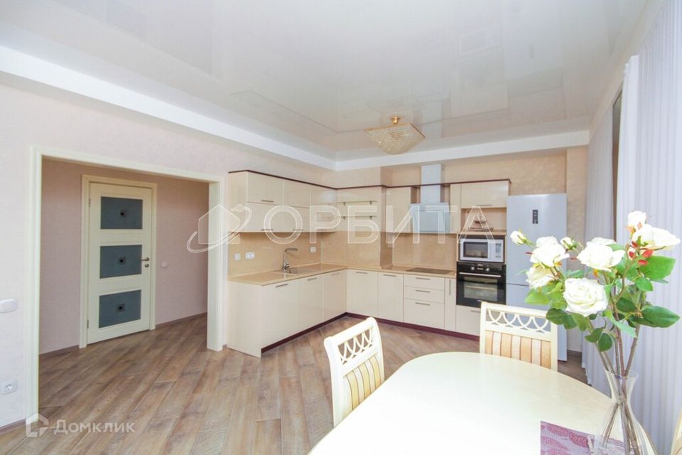 Продаётся 2-комнатная квартира, 61.5 м²