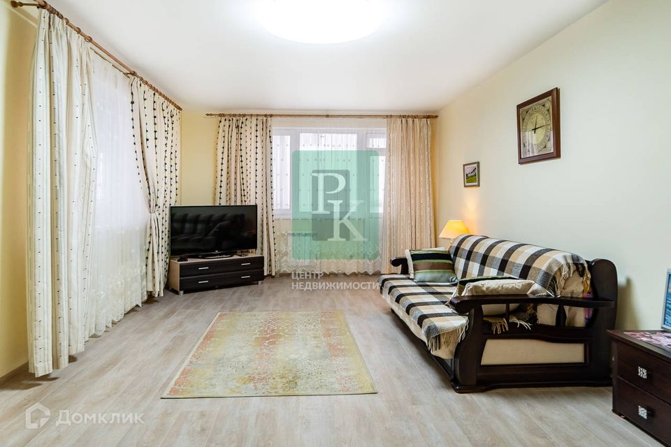Продаётся 1-комнатная квартира, 59 м²