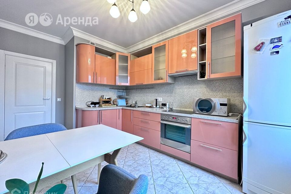 Сдаётся 2-комнатная квартира, 73 м²