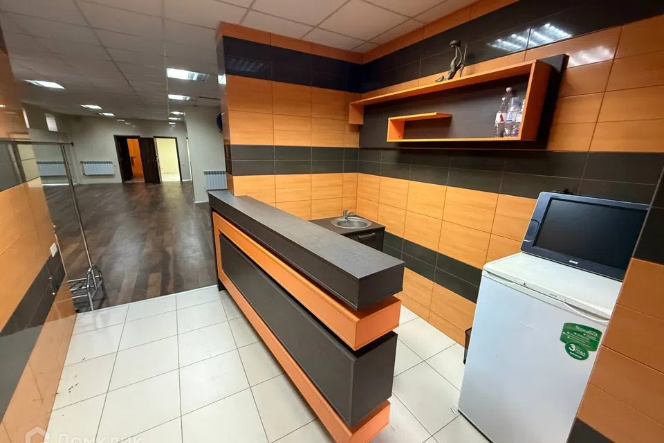 Продаётся помещение своб. назначения, 241 м²