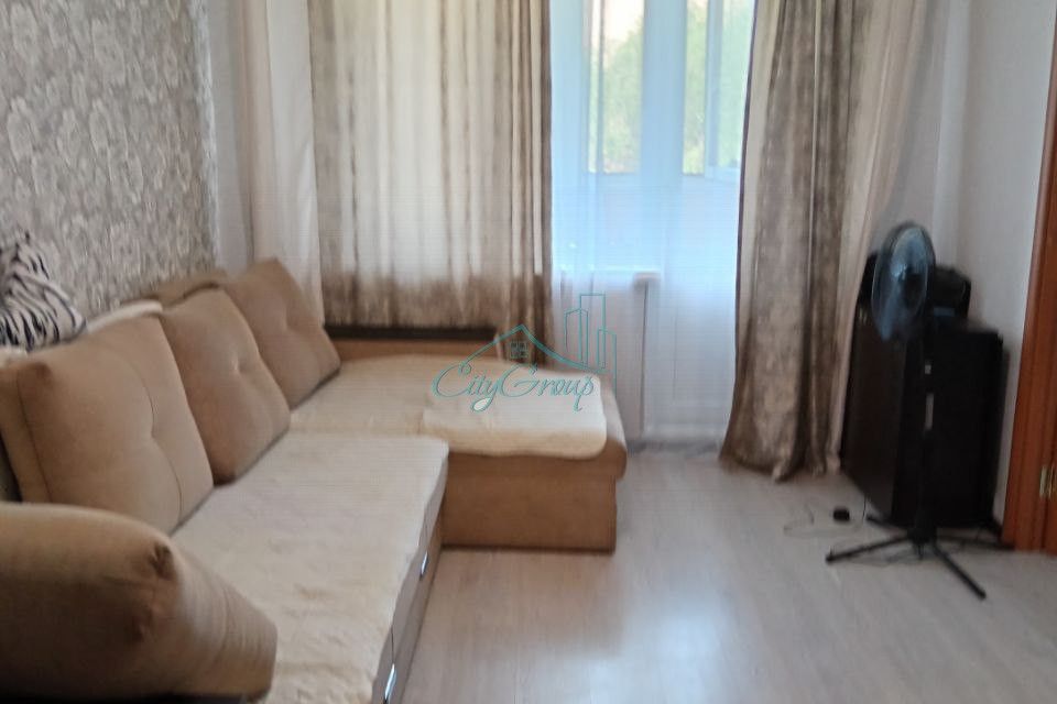 Продаётся 4-комнатная квартира, 60.8 м²