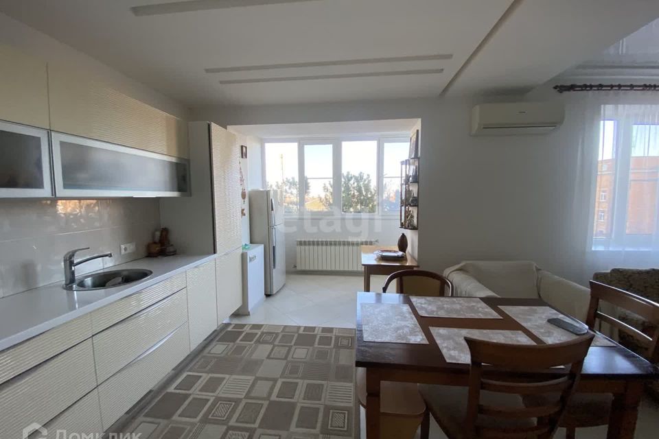 Продаётся 2-комнатная квартира, 73.3 м²