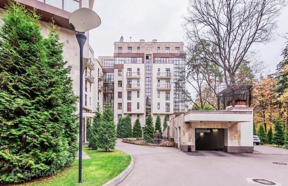 Продаётся 2-комнатная квартира, 185 м²