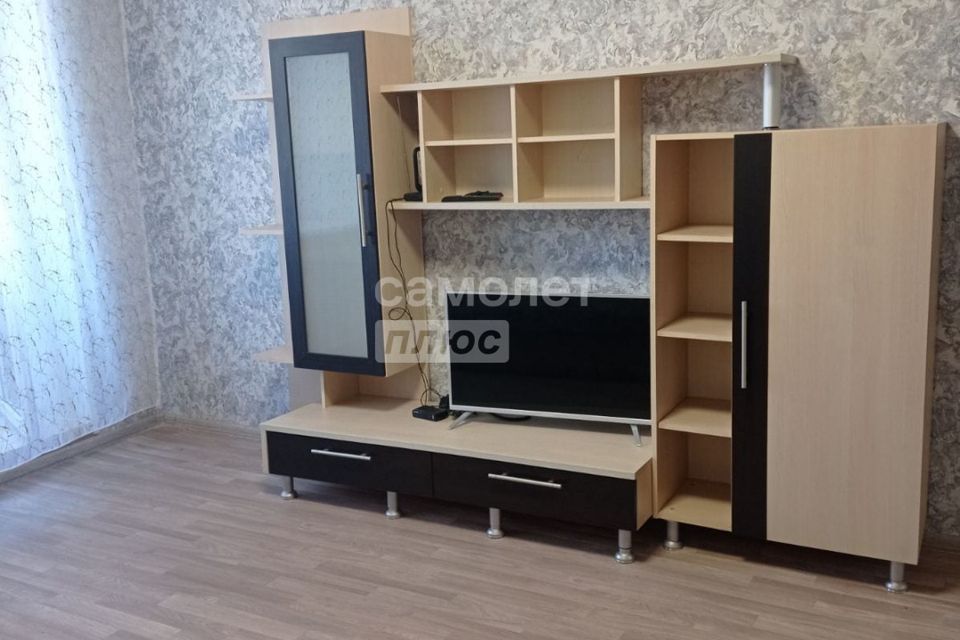 Сдаётся 3-комнатная квартира, 52.3 м²